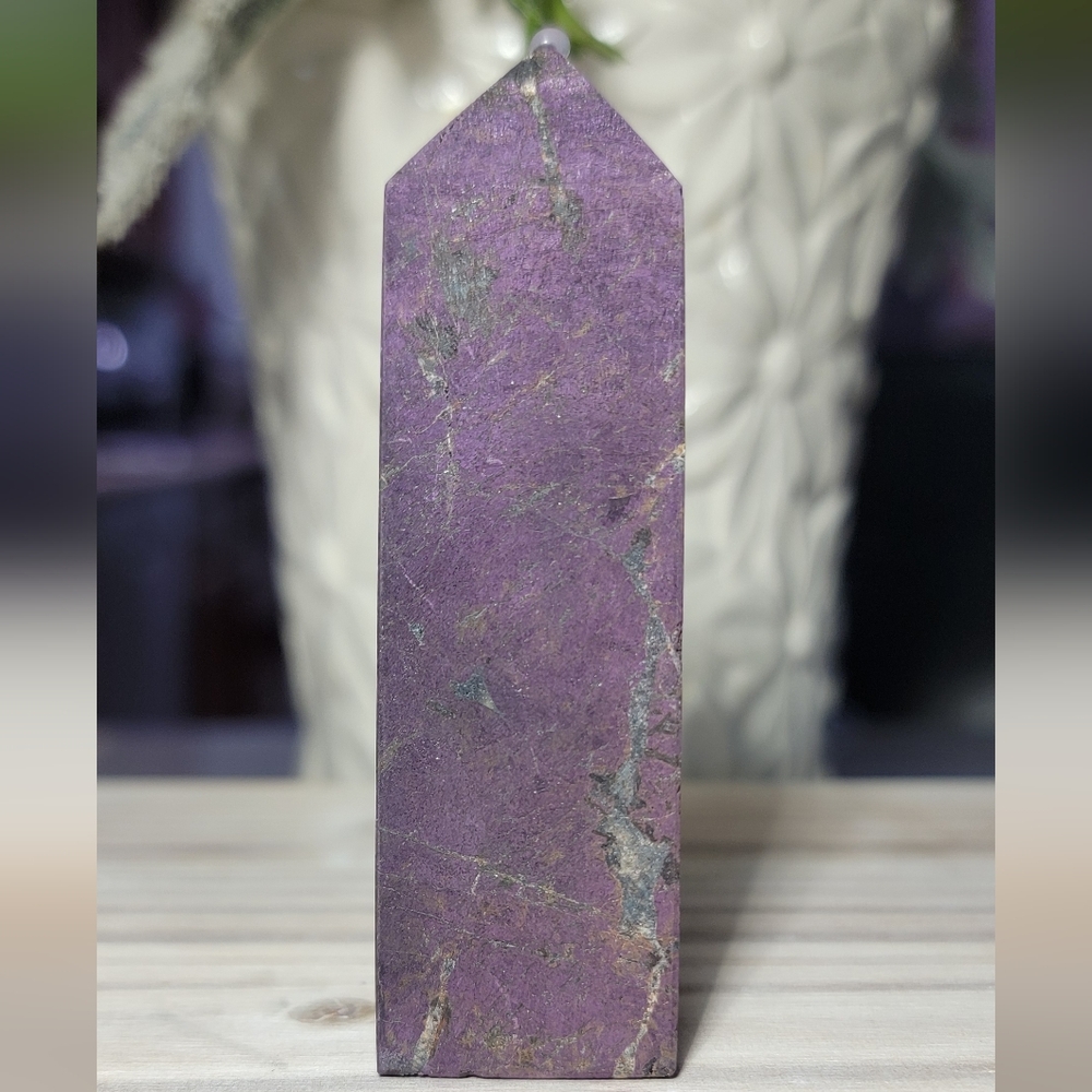 (RARE) NEW 3.4" - 107g PURPURITE TOWER